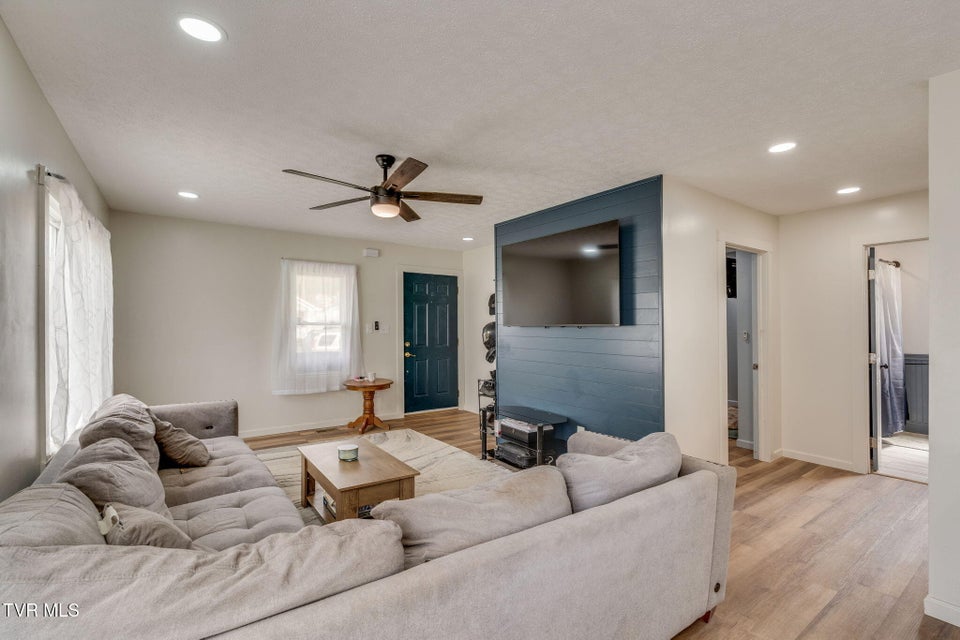 Photo #7: 1504 Miller Street