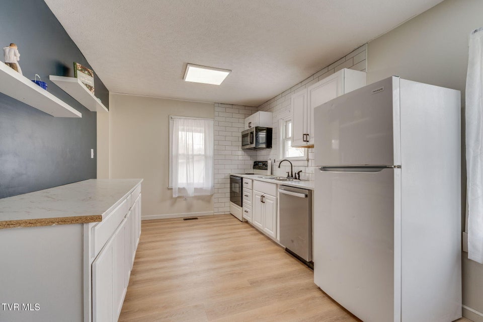 Photo #8: 1504 Miller Street