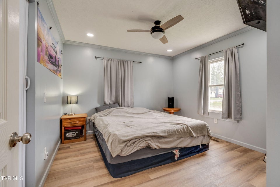 Photo #13: 1504 Miller Street