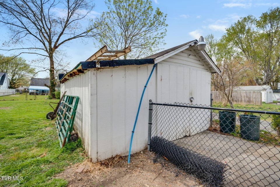 Photo #25: 1504 Miller Street