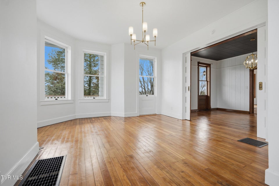 Photo #13: 243 Mason Place