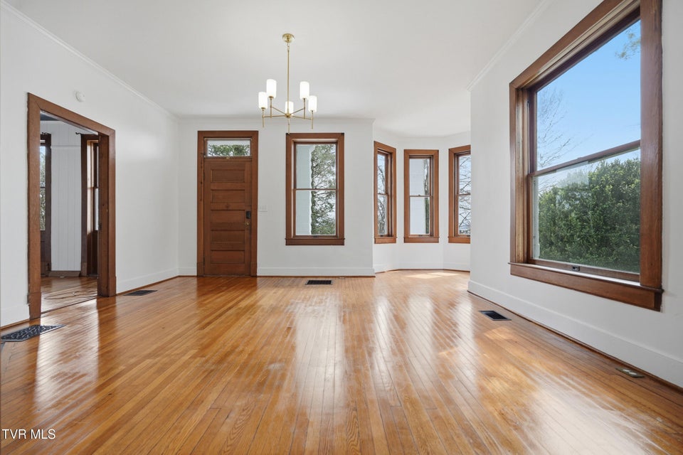 Photo #16: 243 Mason Place