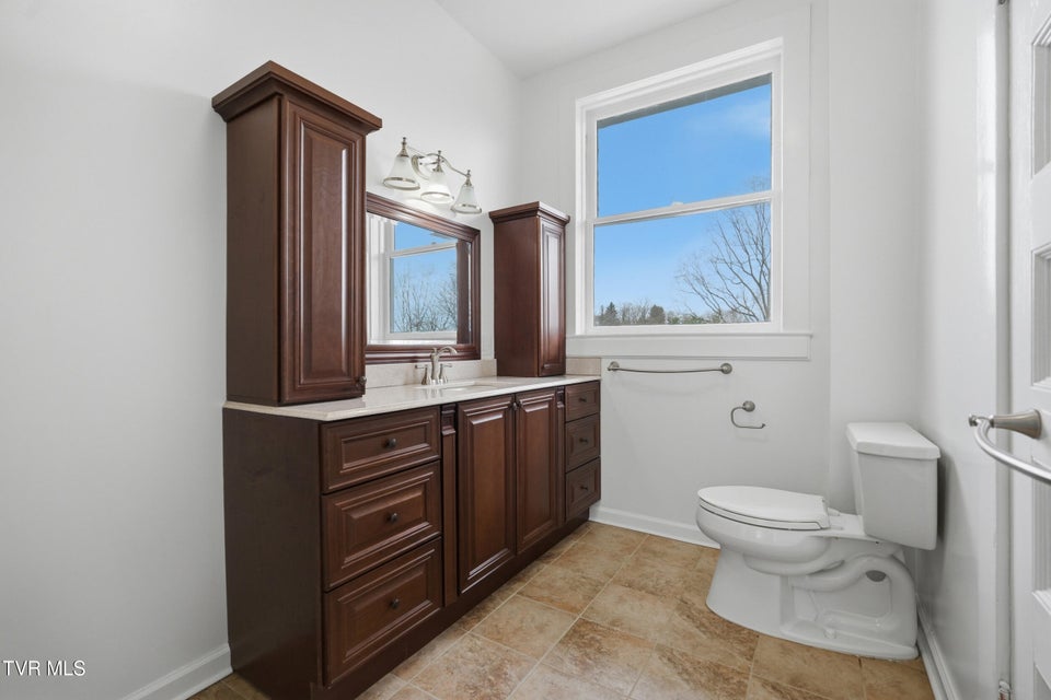 Photo #26: 243 Mason Place