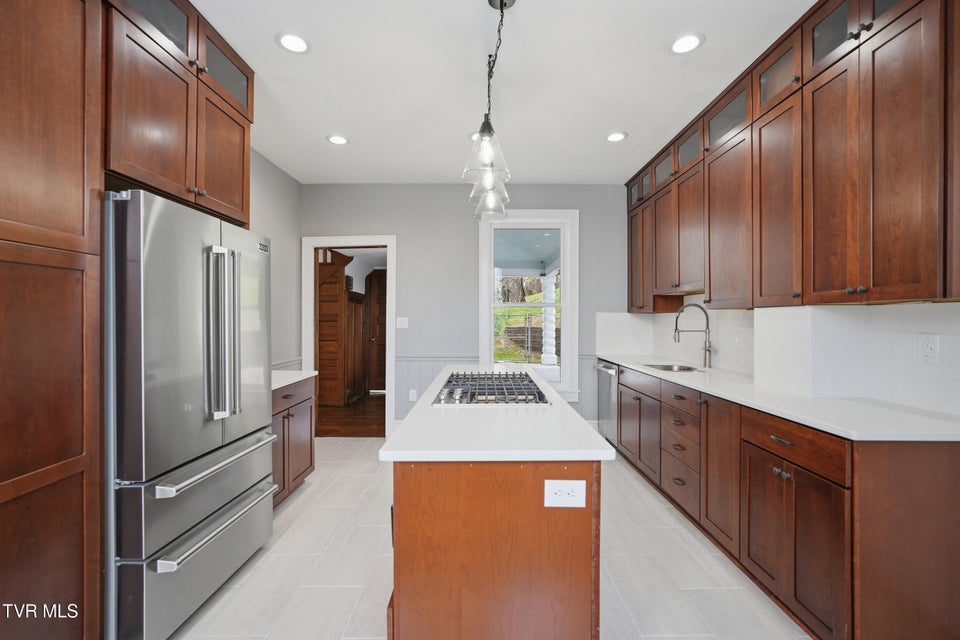 Photo #31: 243 Mason Place