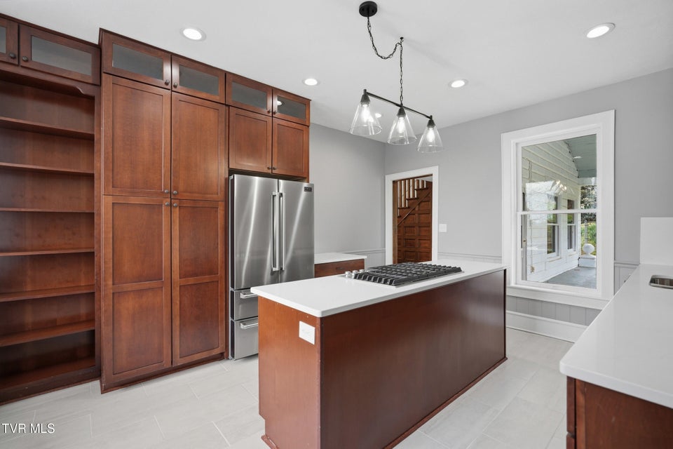 Photo #32: 243 Mason Place