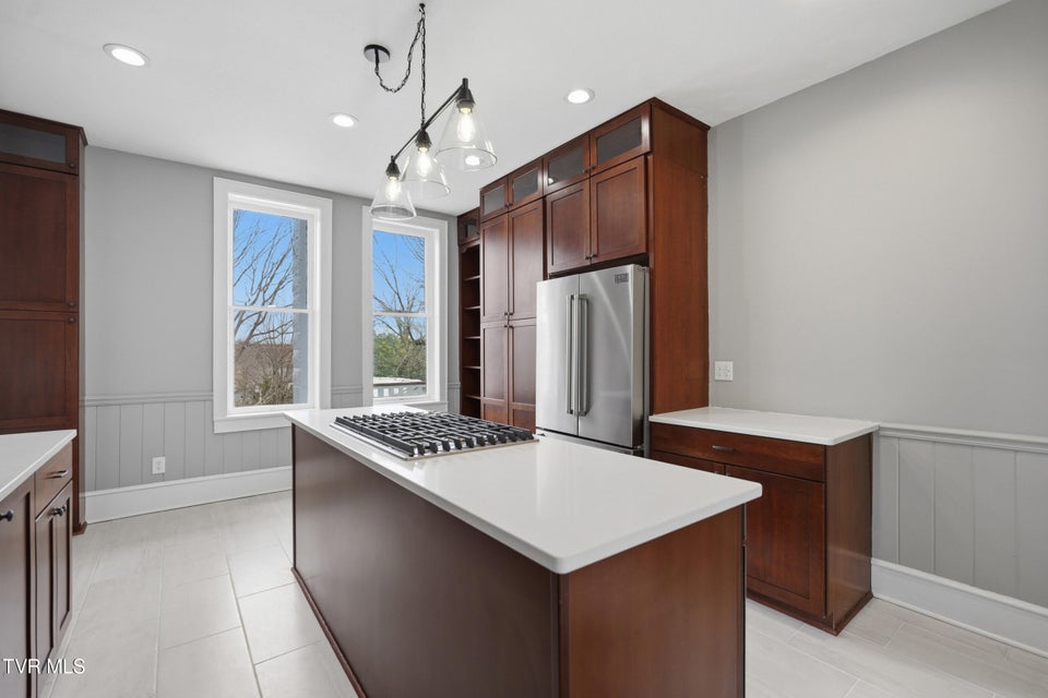 Photo #33: 243 Mason Place