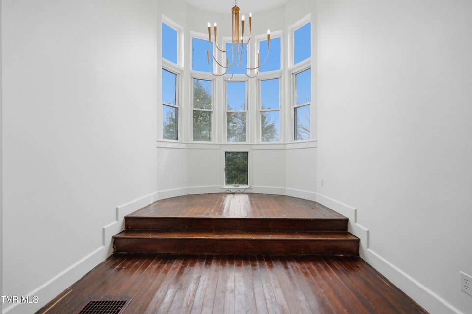 Photo #38: 243 Mason Place