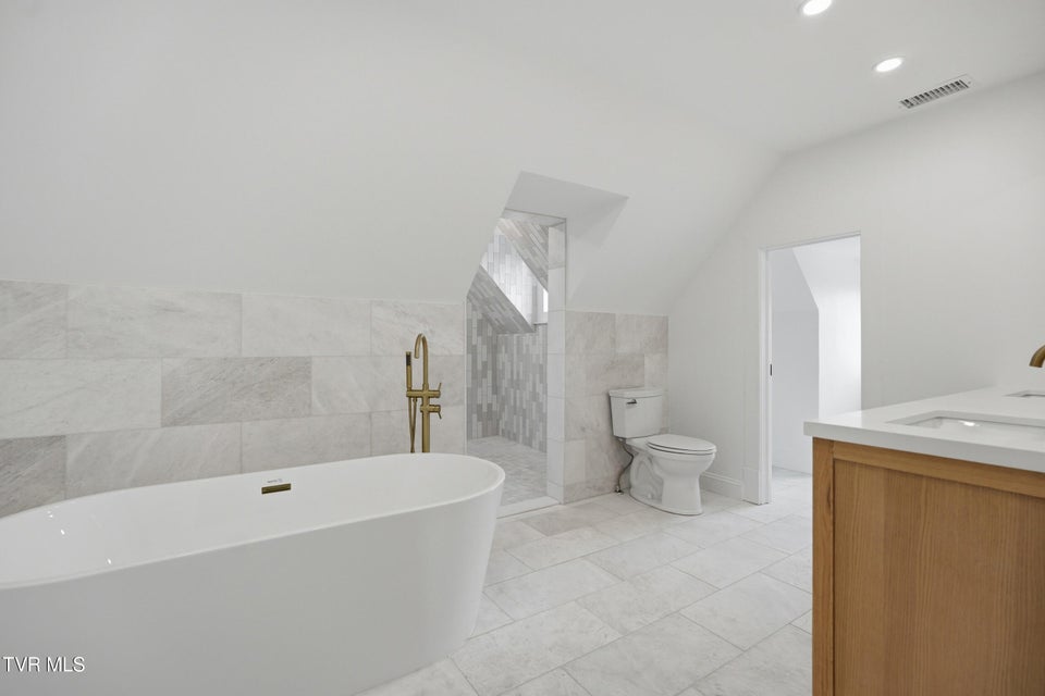 Photo #43: 243 Mason Place