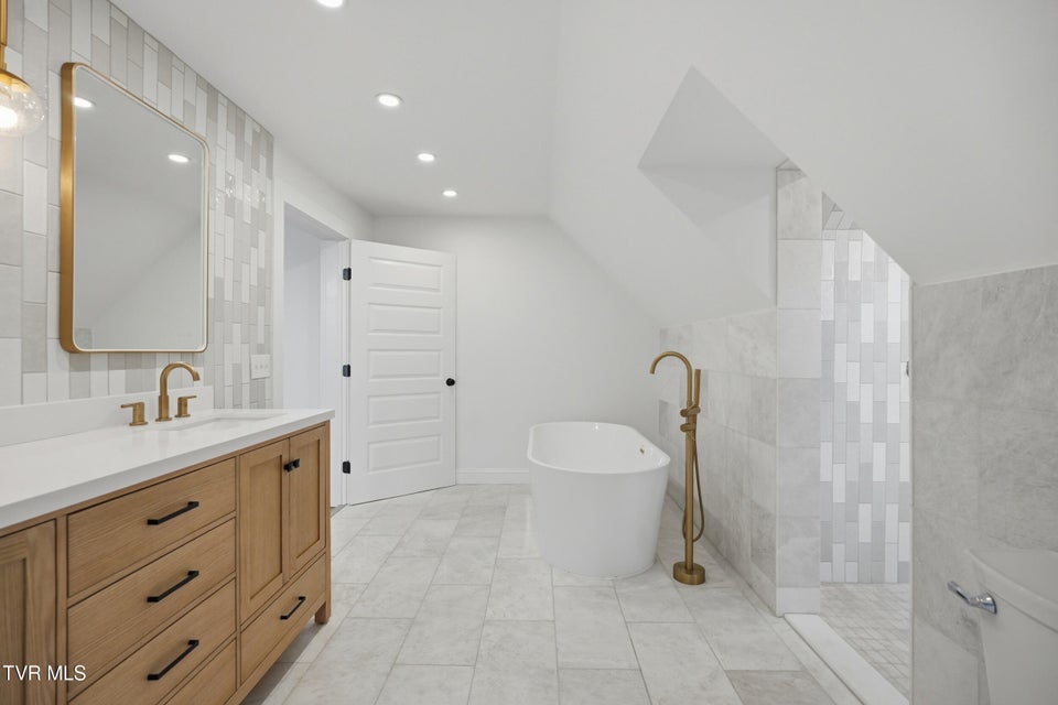 Photo #45: 243 Mason Place