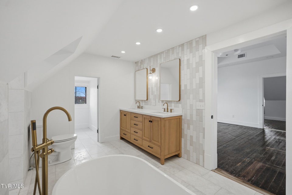 Photo #46: 243 Mason Place