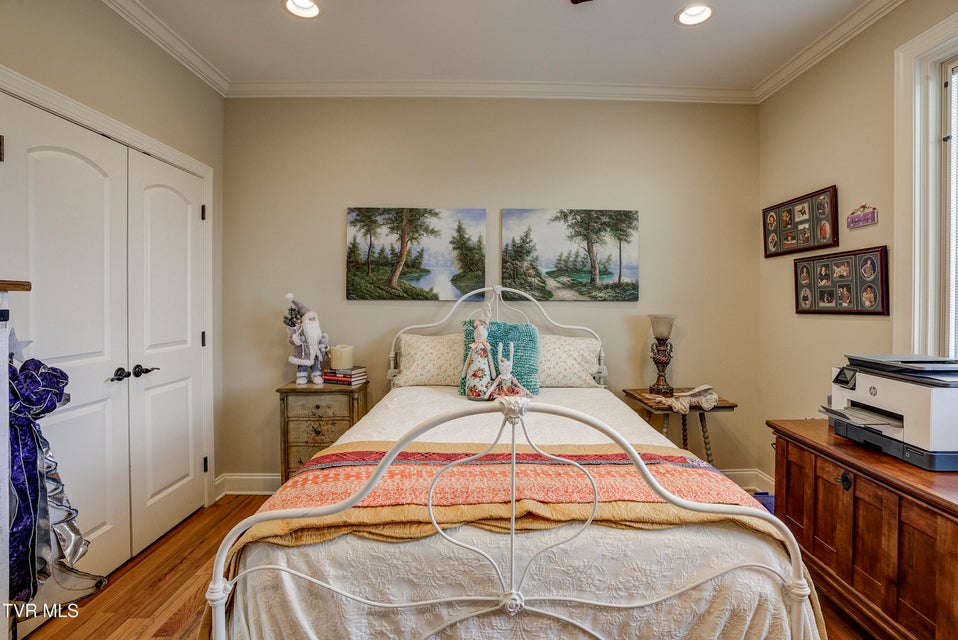 Photo #27: 275 Galway Court