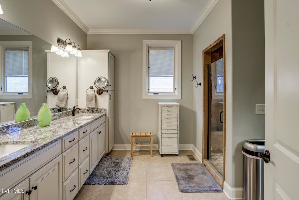 Photo #32: 275 Galway Court