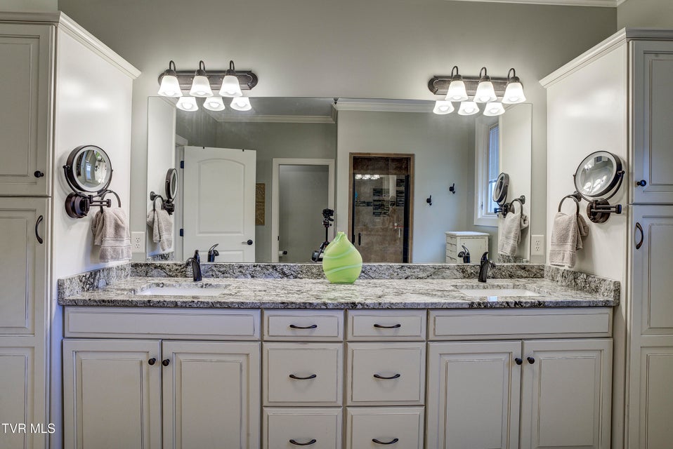 Photo #33: 275 Galway Court