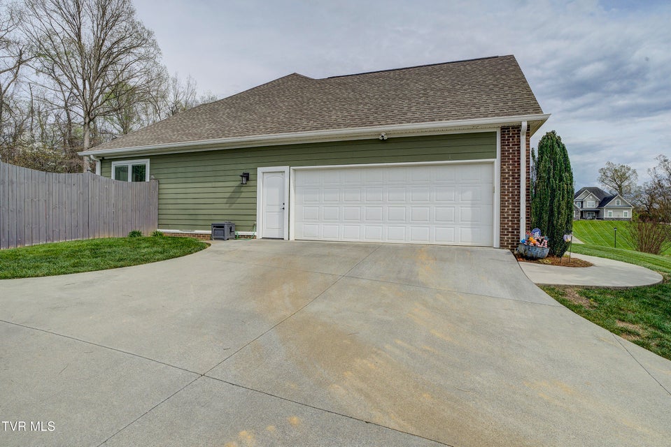 Photo #64: 275 Galway Court