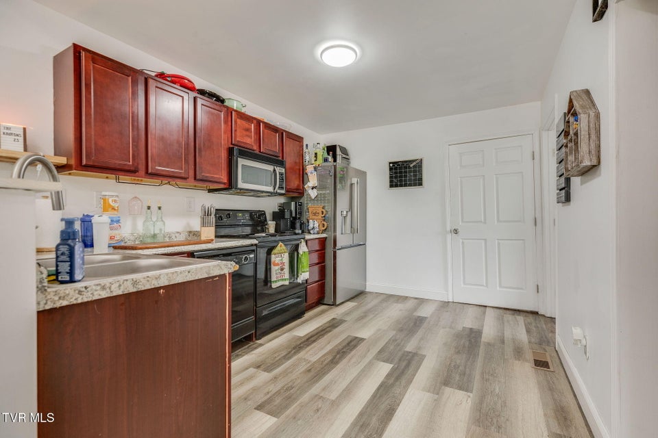 Photo #10: 1724 Echo Avenue