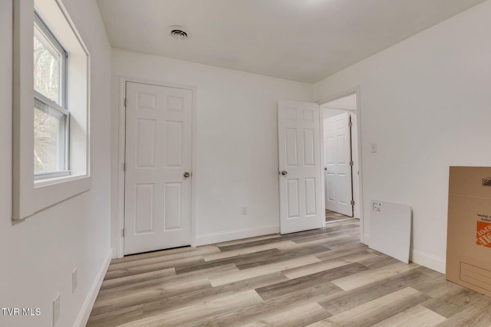 Photo #19: 1724 Echo Avenue