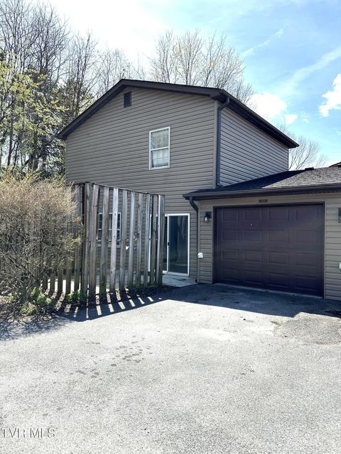 Photo #2: 504 -D Pilgrim Court