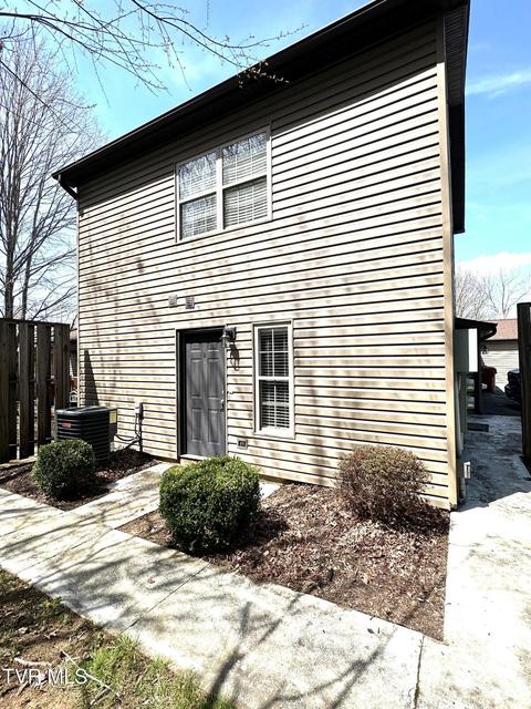 Photo #4: 504 -D Pilgrim Court