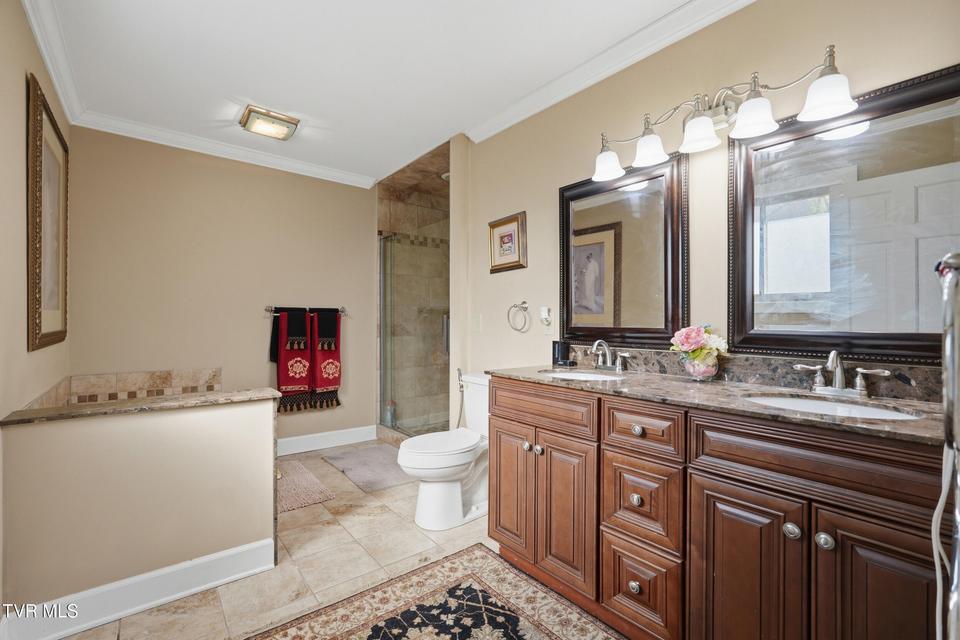 Photo #38: 232 Roscommon Drive