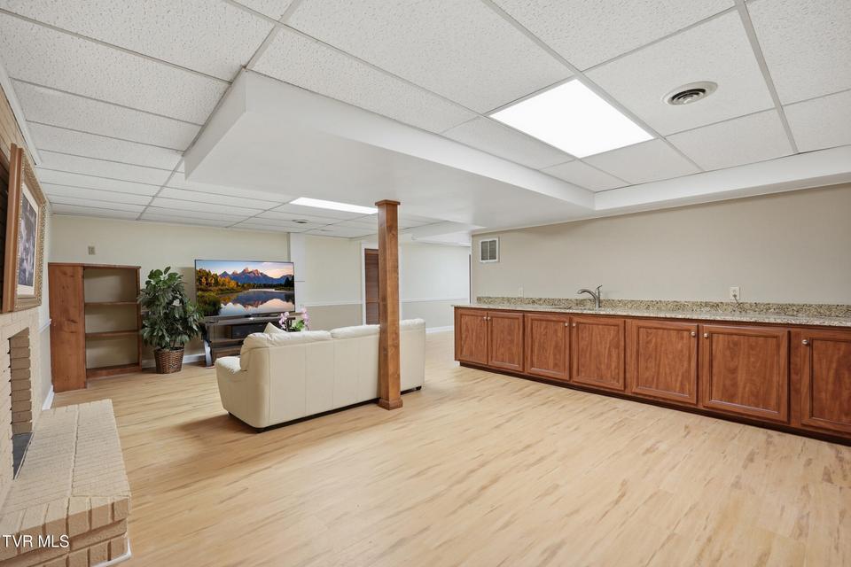 Photo #43: 232 Roscommon Drive