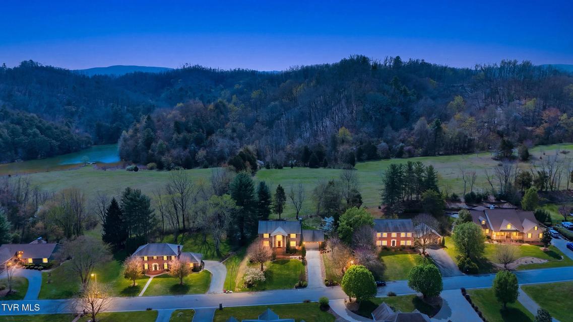 Photo #61: 232 Roscommon Drive