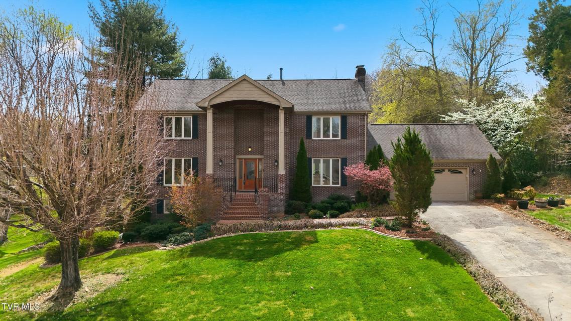 Photo #4: 232 Roscommon Drive