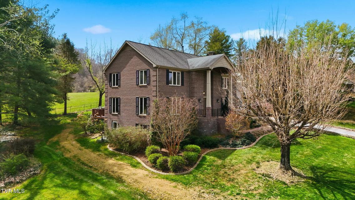 Photo #68: 232 Roscommon Drive