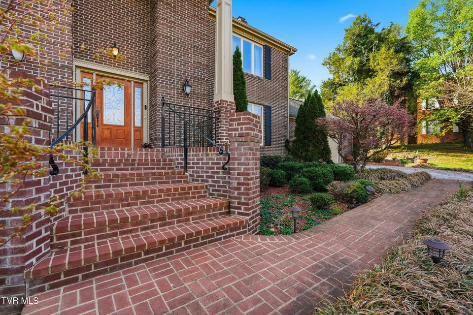 Photo #5: 232 Roscommon Drive