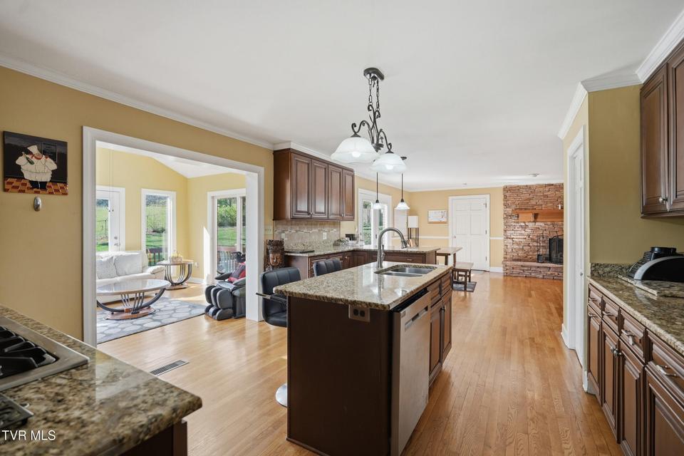 Photo #19: 232 Roscommon Drive