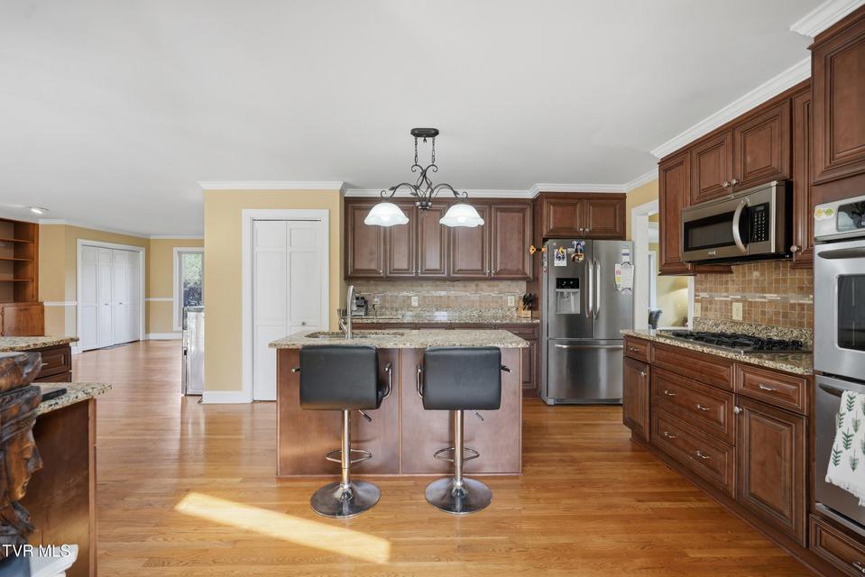 Photo #18: 232 Roscommon Drive