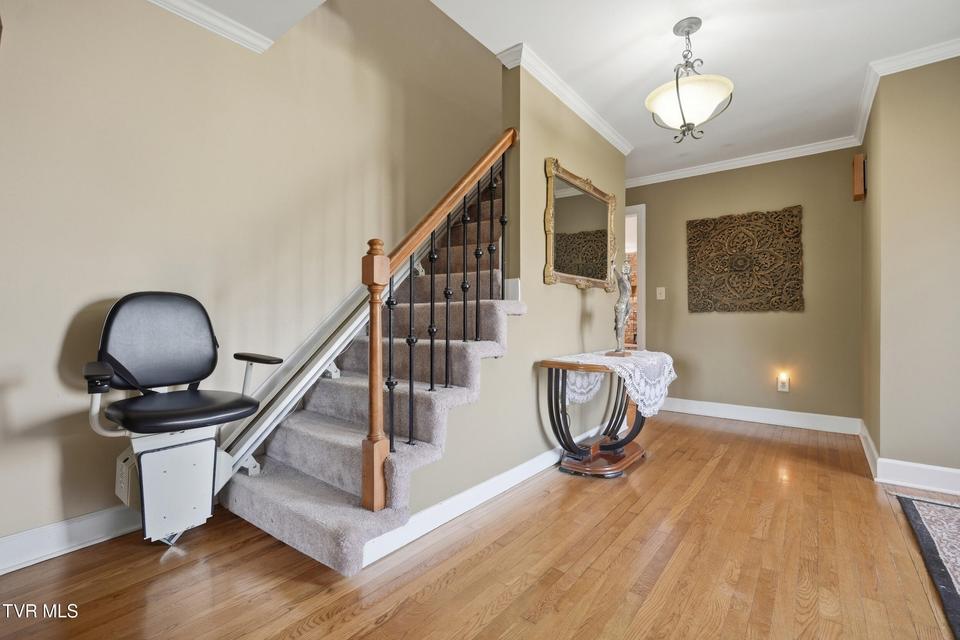 Photo #25: 232 Roscommon Drive