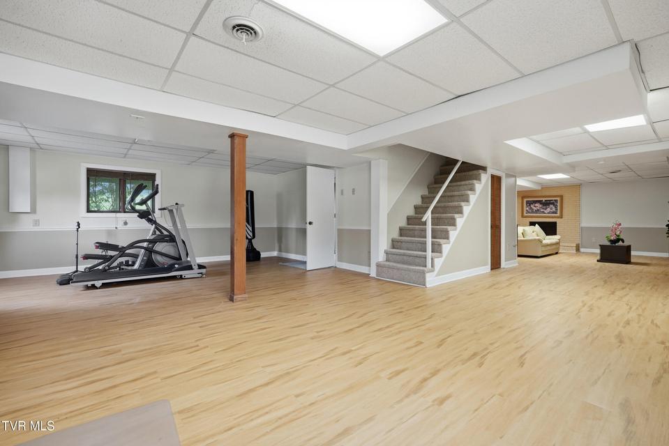 Photo #48: 232 Roscommon Drive