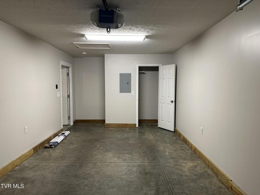 Photo #39: 504 -D Pilgrim Court