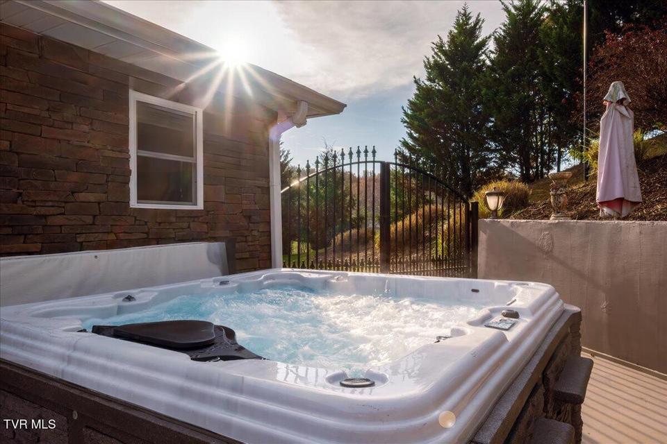 Photo #40: 101 Bond Town Road