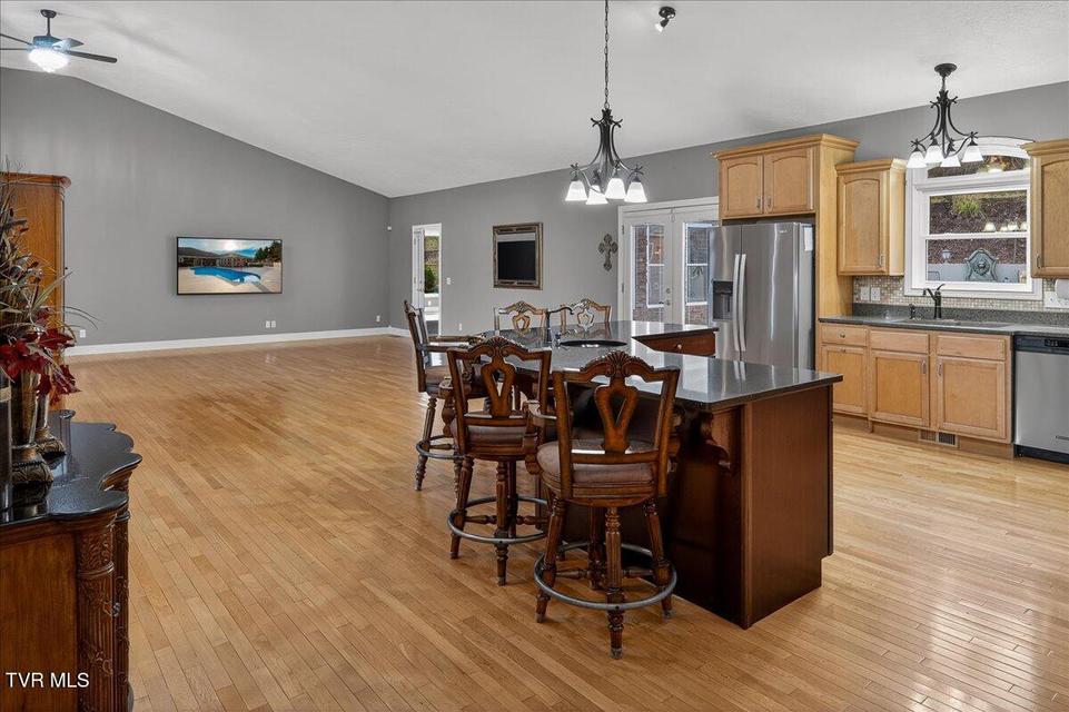 Photo #18: 101 Bond Town Road