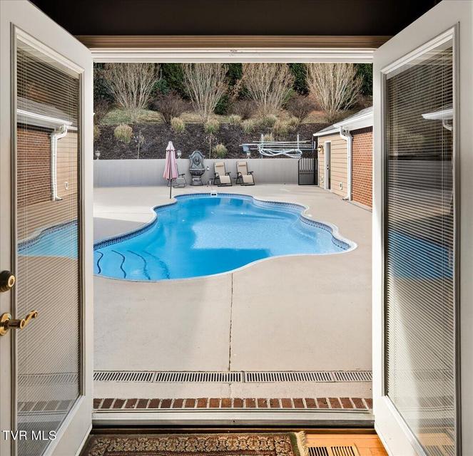 Photo #35: 101 Bond Town Road