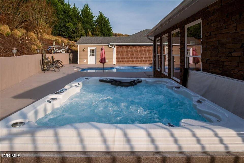 Photo #37: 101 Bond Town Road