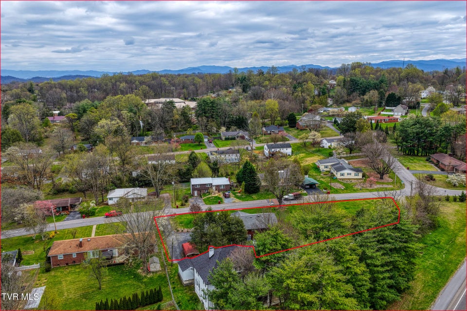 Photo #11: 1503 Lakeview Drive