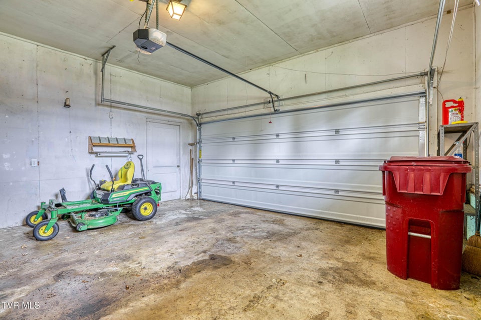 Photo #29: 1503 Lakeview Drive