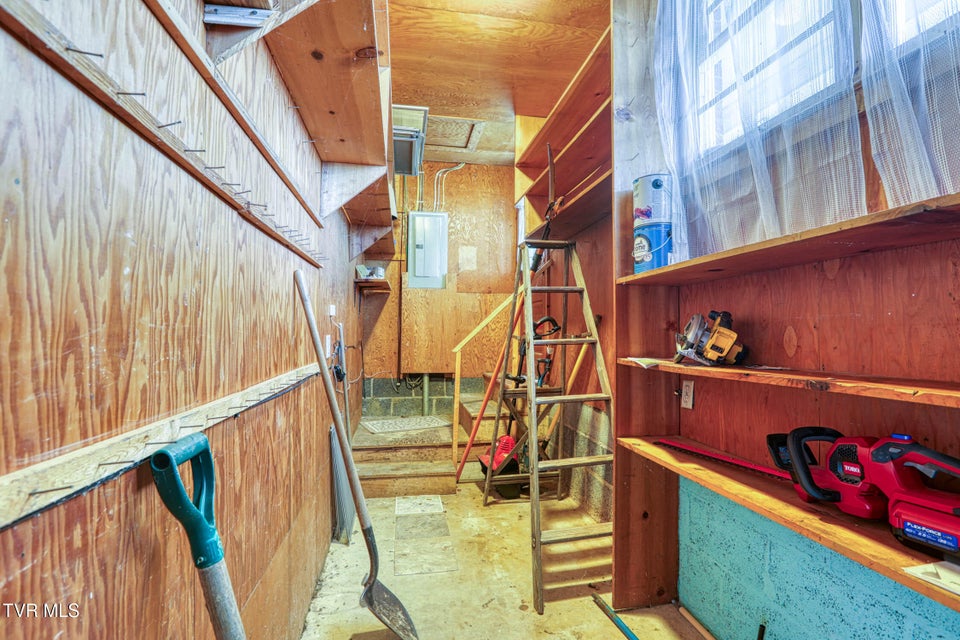 Photo #27: 1503 Lakeview Drive