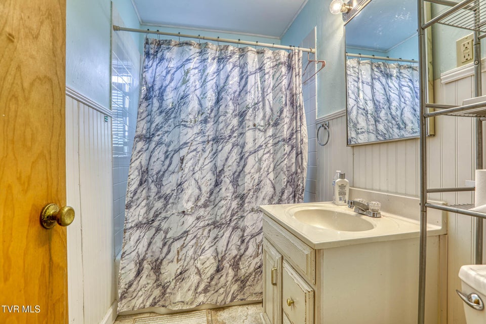 Photo #25: 1503 Lakeview Drive