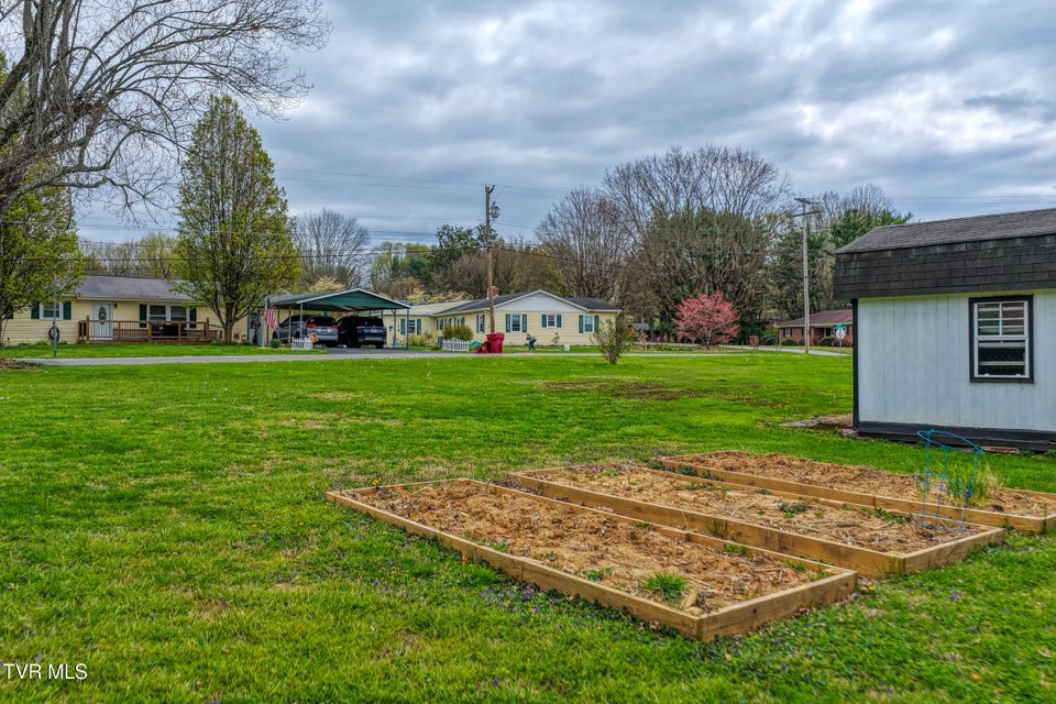 Photo #6: 1503 Lakeview Drive