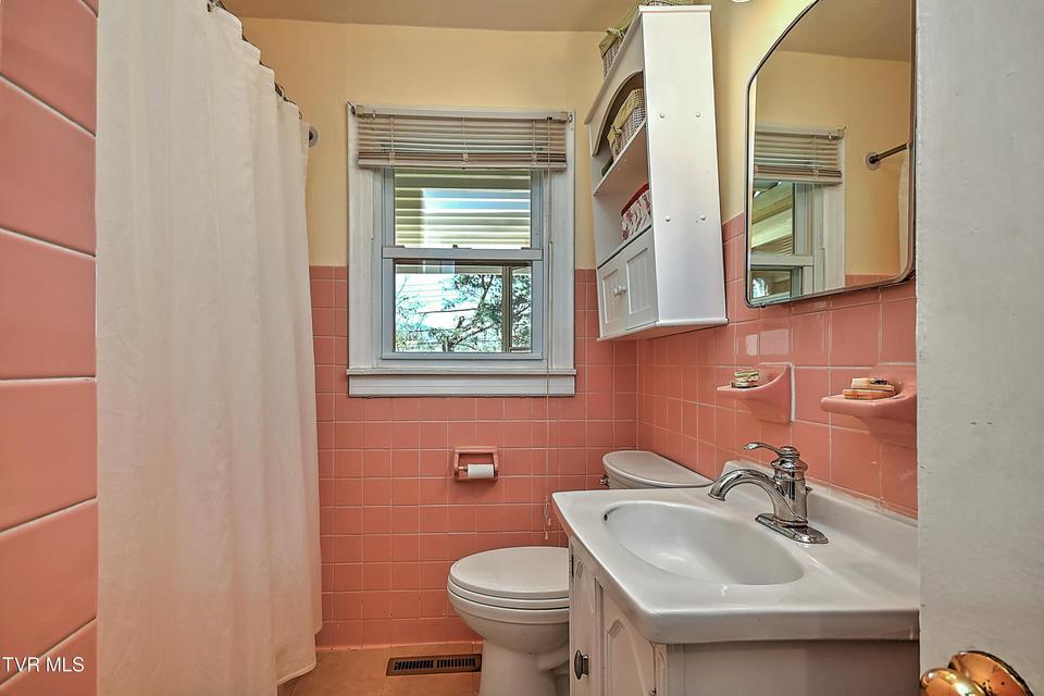 Photo #16: 1011 Johnson Avenue