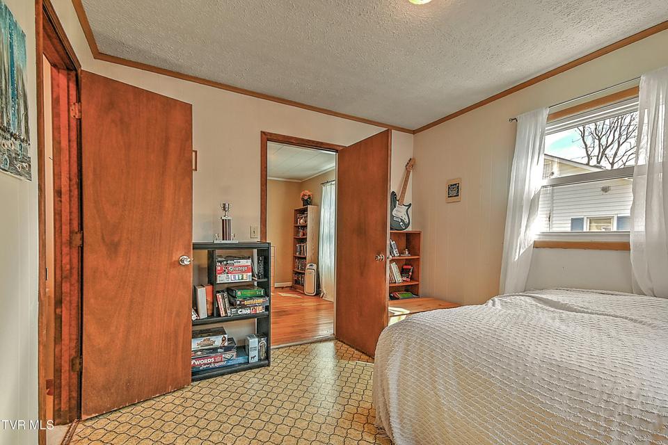 Photo #10: 1011 Johnson Avenue