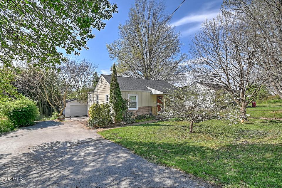 Photo #33: 1011 Johnson Avenue