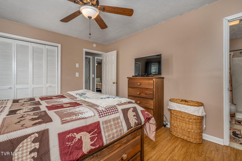 Photo #16: 557 Waddell Road