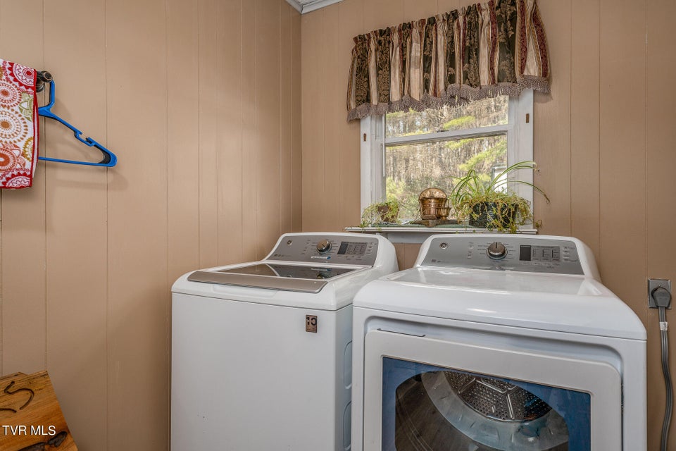 Photo #23: 557 Waddell Road