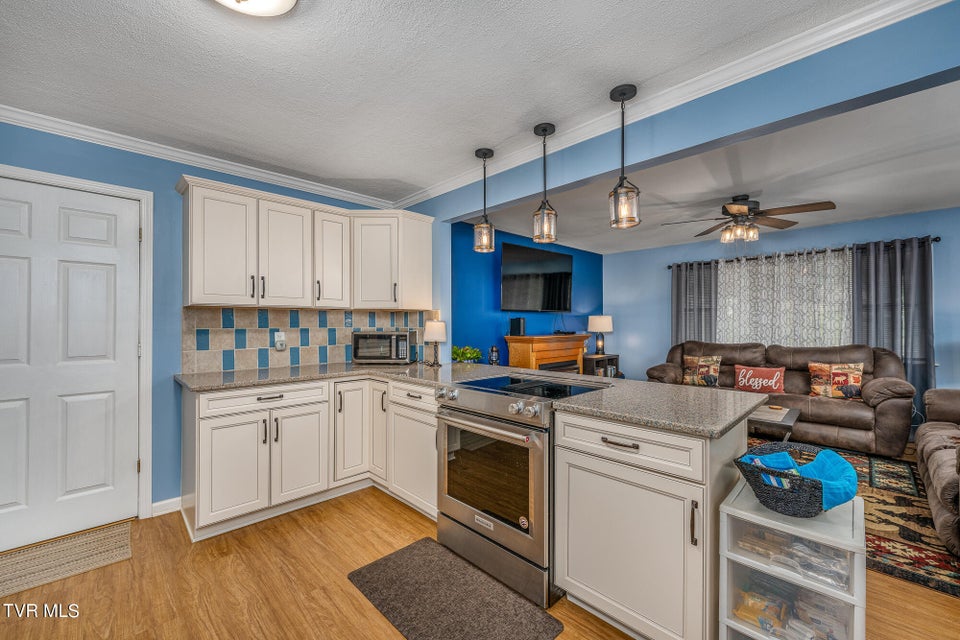 Photo #28: 557 Waddell Road