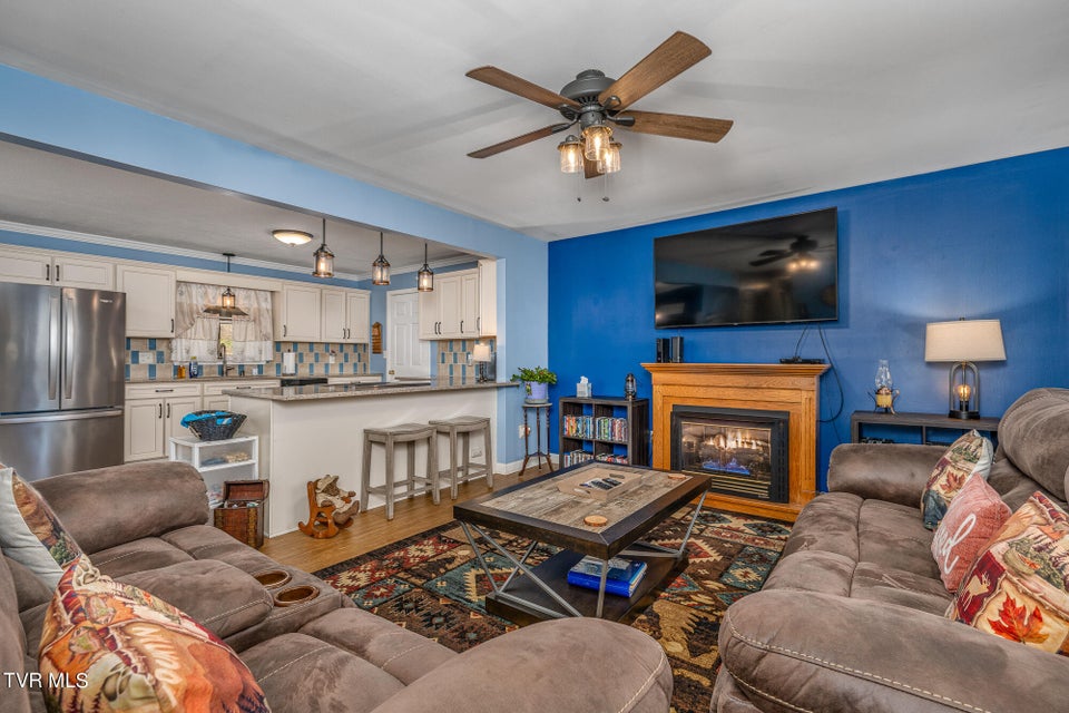 Photo #34: 557 Waddell Road