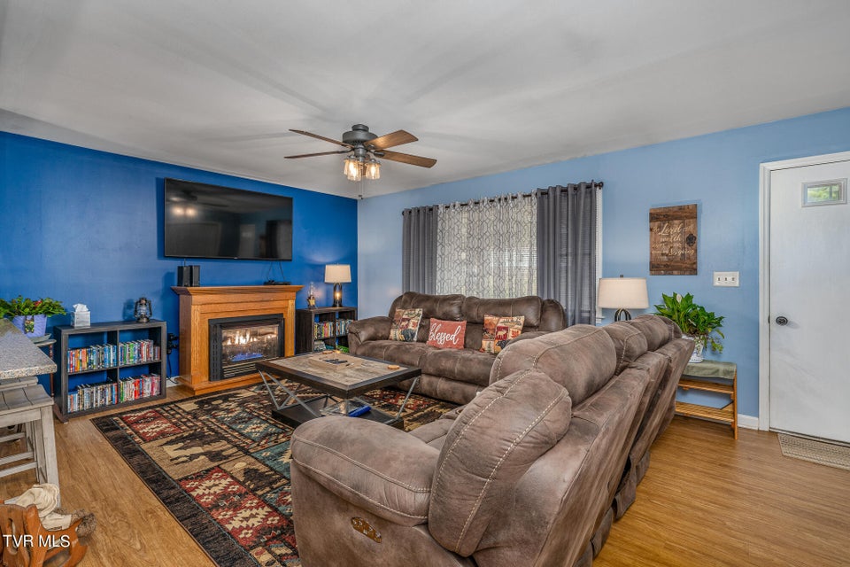 Photo #35: 557 Waddell Road